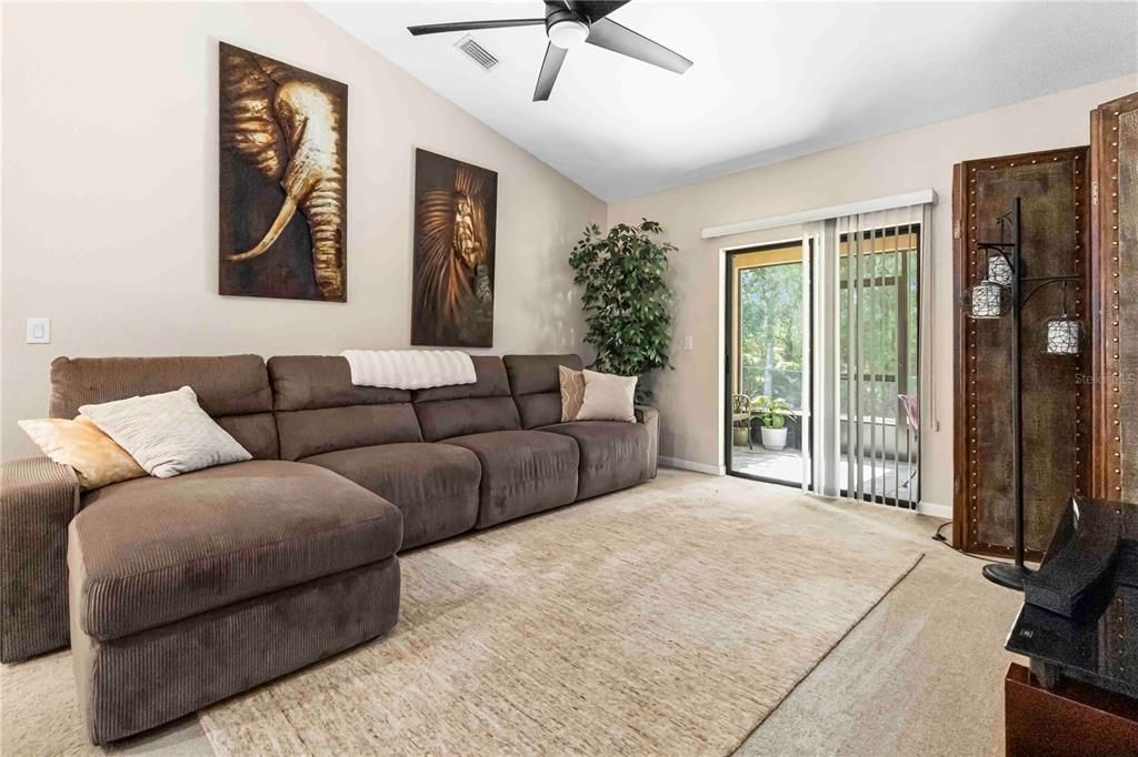 For Sale: $359,000 (3 beds, 2 baths, 1529 Square Feet)