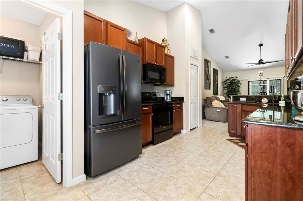 For Sale: $359,000 (3 beds, 2 baths, 1529 Square Feet)