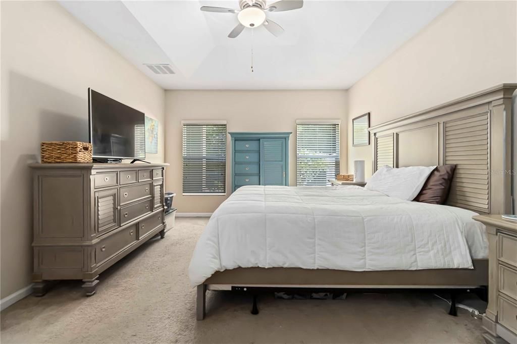 For Sale: $359,000 (3 beds, 2 baths, 1529 Square Feet)