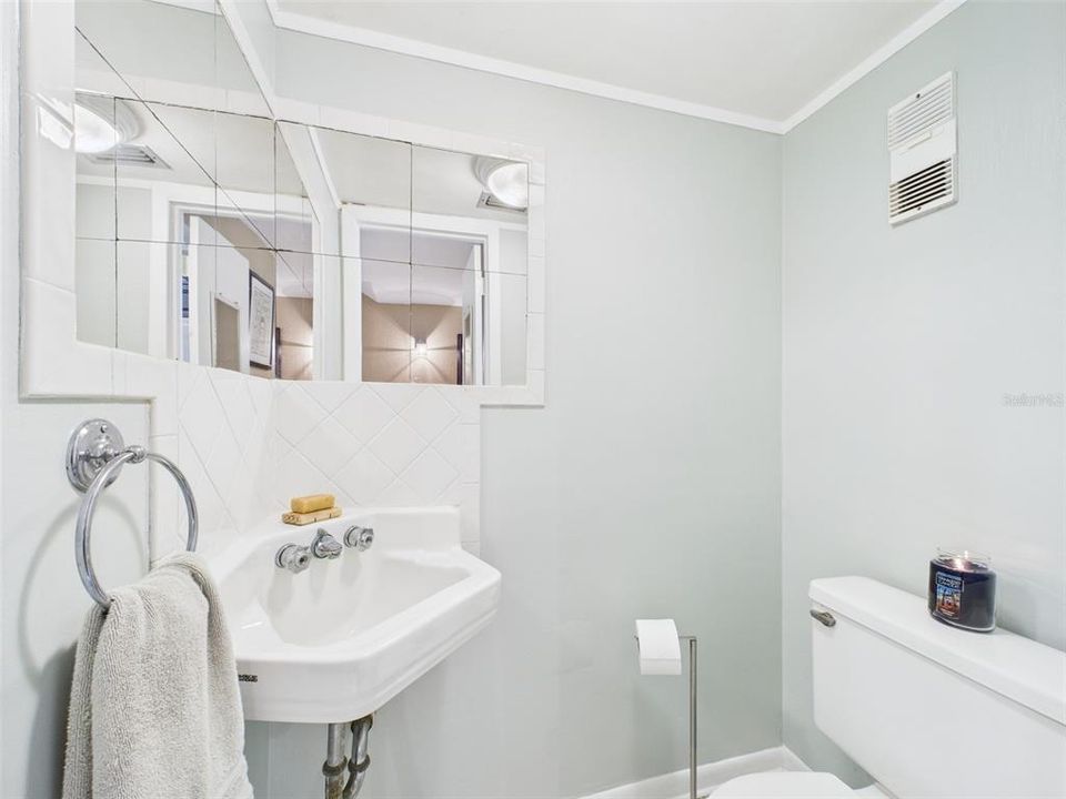 待售: $249,999 (2 贝兹, 2 浴室, 1285 平方英尺)