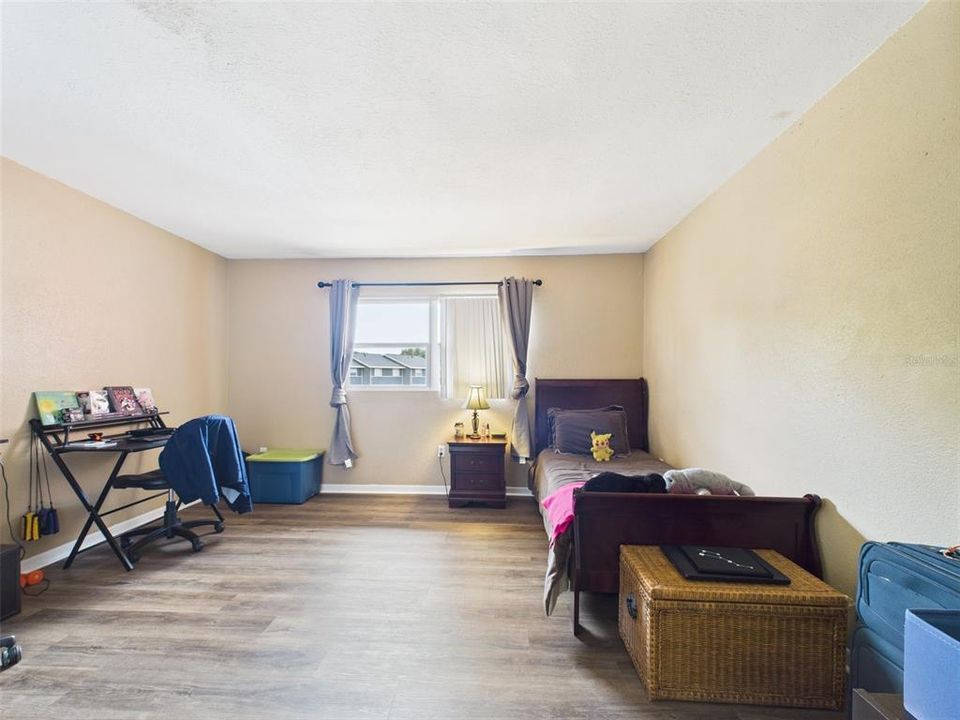 待售: $249,999 (2 贝兹, 2 浴室, 1285 平方英尺)