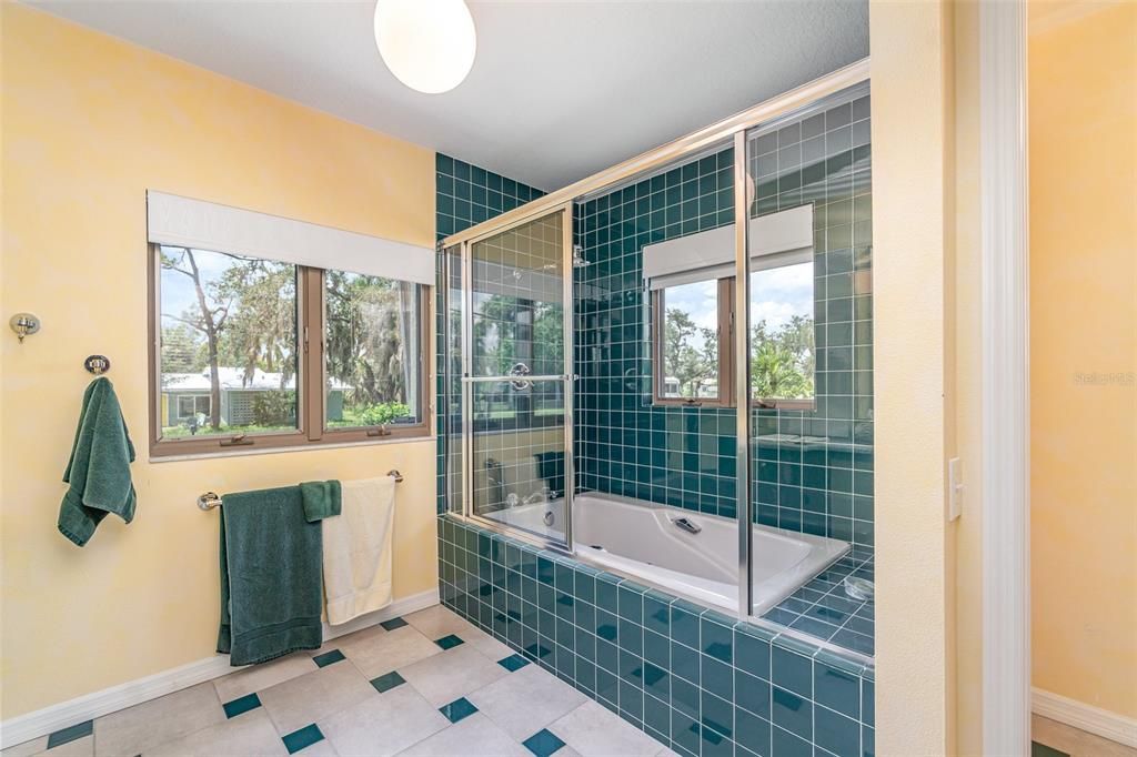 For Sale: $1,200,000 (3 beds, 3 baths, 3133 Square Feet)