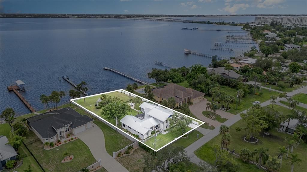 For Sale: $1,200,000 (3 beds, 3 baths, 3133 Square Feet)