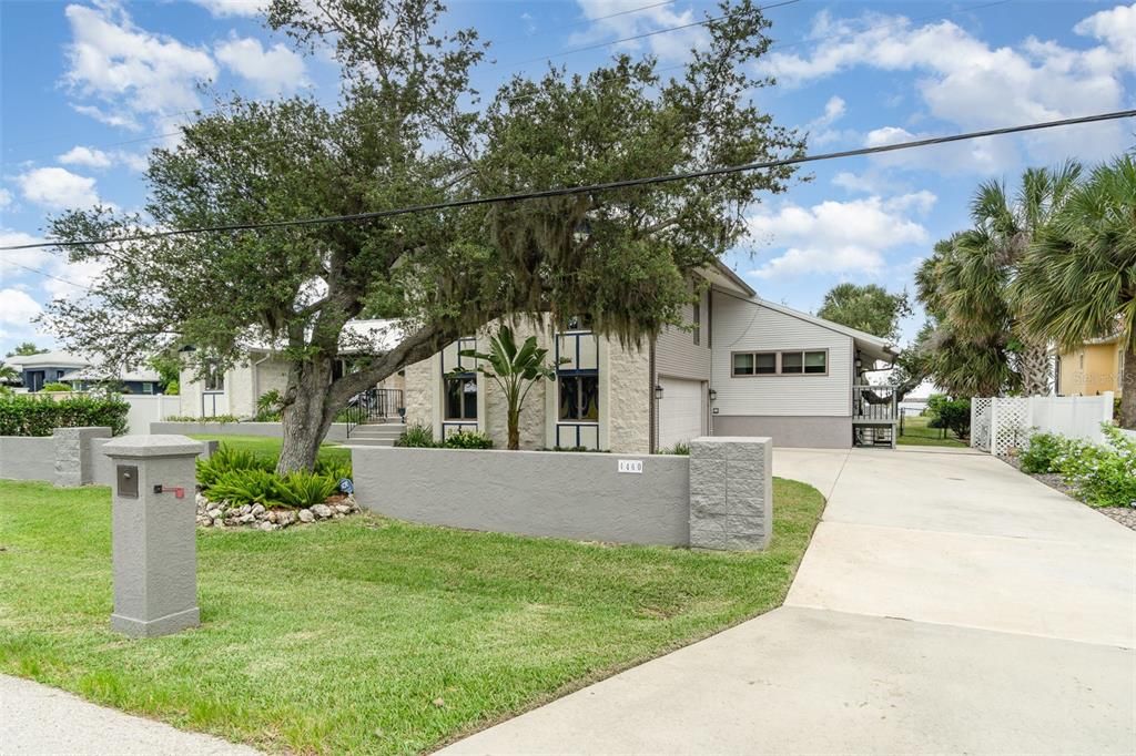 For Sale: $1,200,000 (3 beds, 3 baths, 3133 Square Feet)