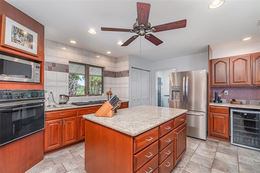 For Sale: $1,200,000 (3 beds, 3 baths, 3133 Square Feet)