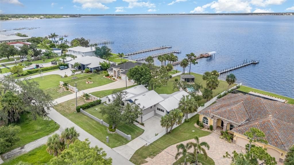 For Sale: $1,200,000 (3 beds, 3 baths, 3133 Square Feet)