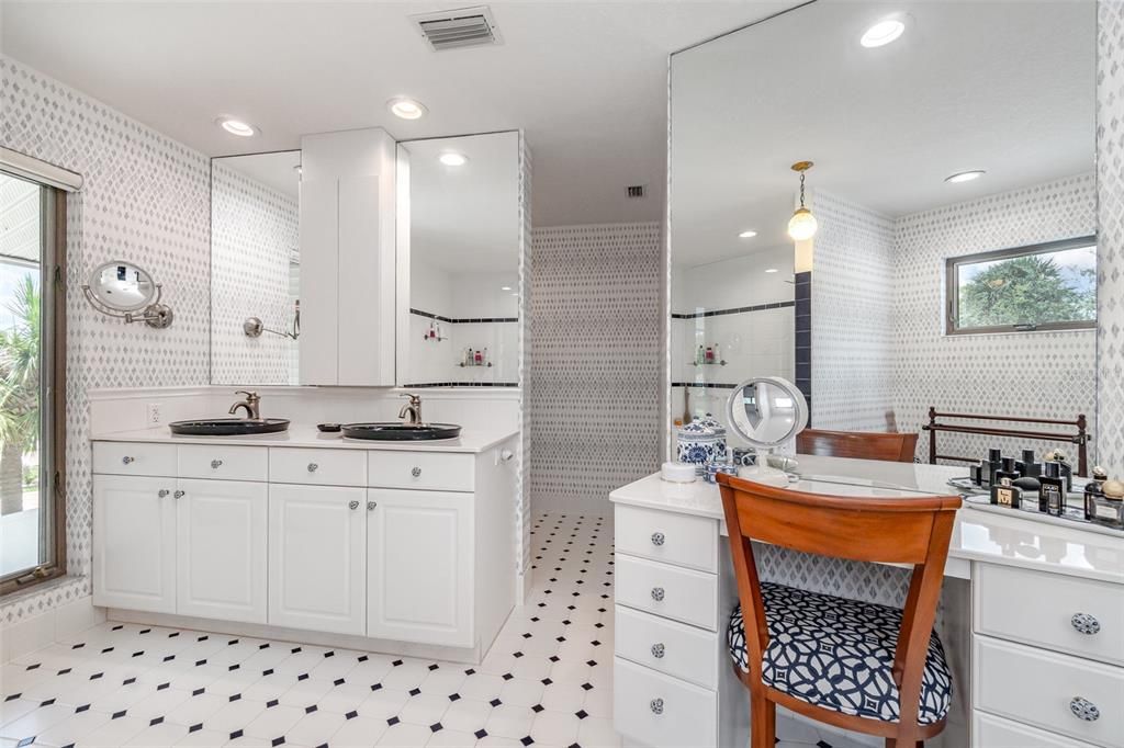 For Sale: $1,200,000 (3 beds, 3 baths, 3133 Square Feet)