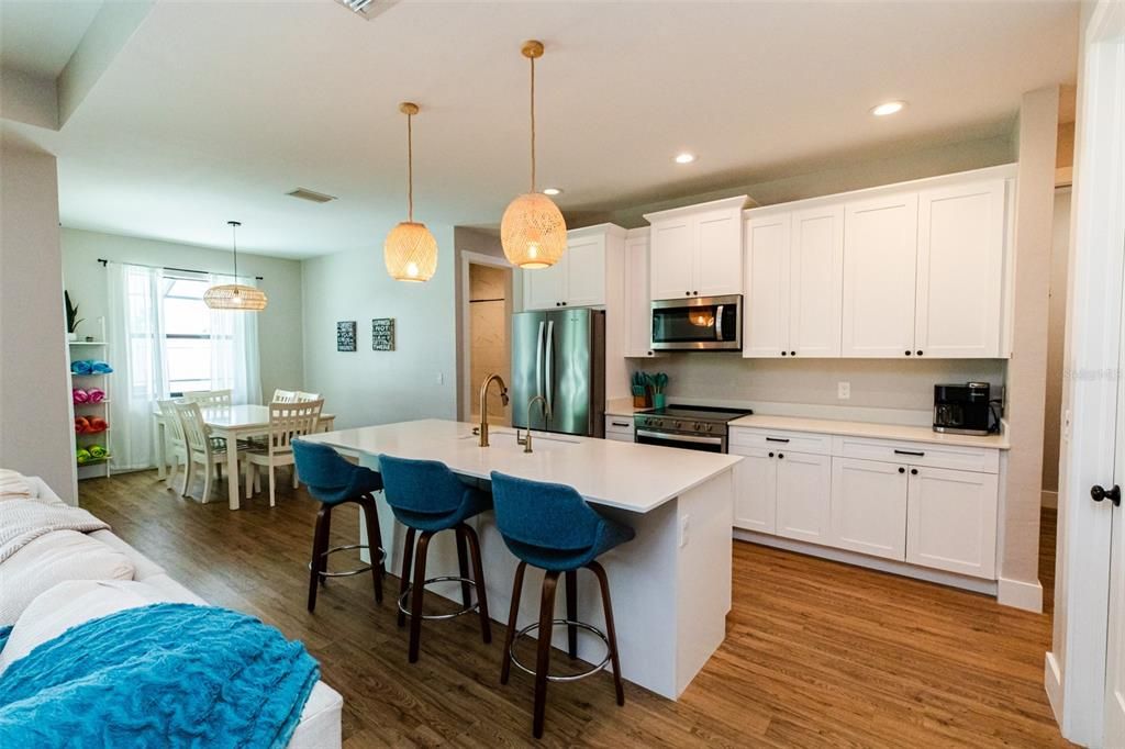 For Sale: $570,000 (4 beds, 3 baths, 1831 Square Feet)