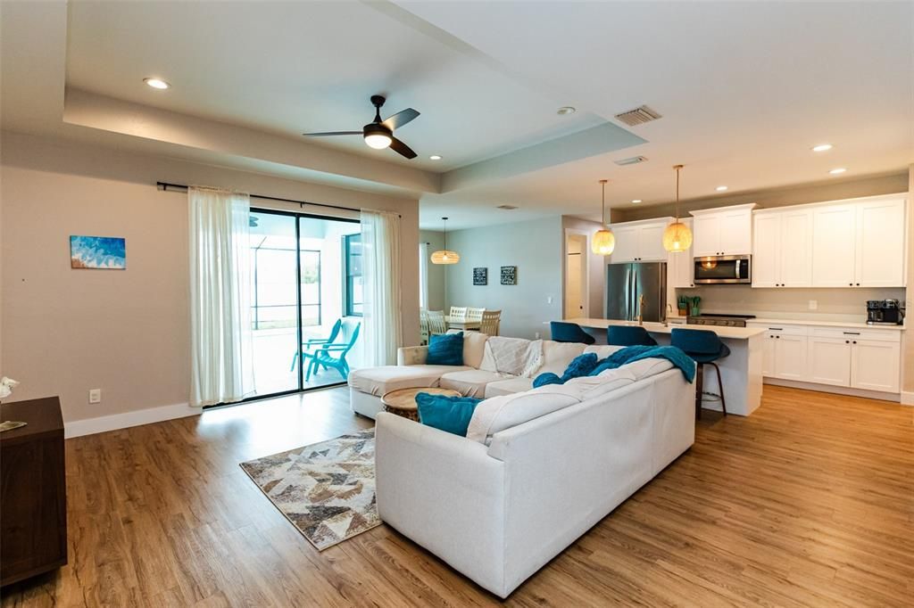 For Sale: $570,000 (4 beds, 3 baths, 1831 Square Feet)