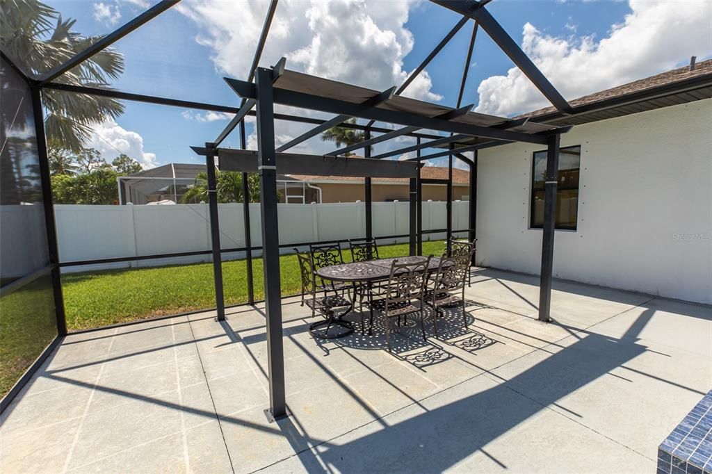For Sale: $570,000 (4 beds, 3 baths, 1831 Square Feet)
