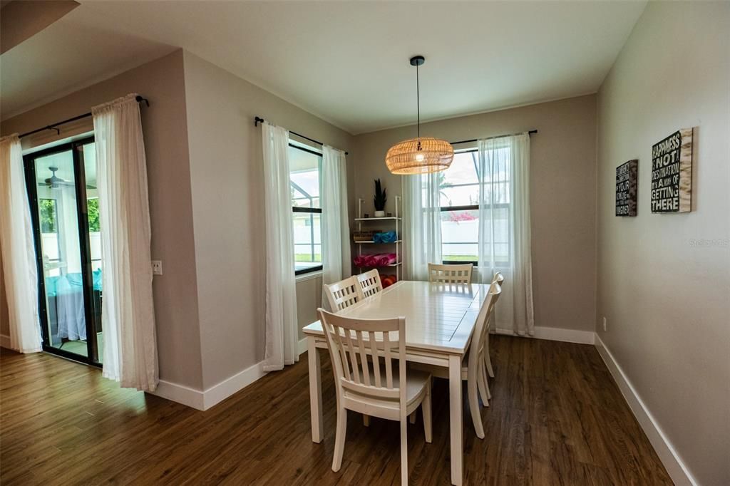For Sale: $570,000 (4 beds, 3 baths, 1831 Square Feet)