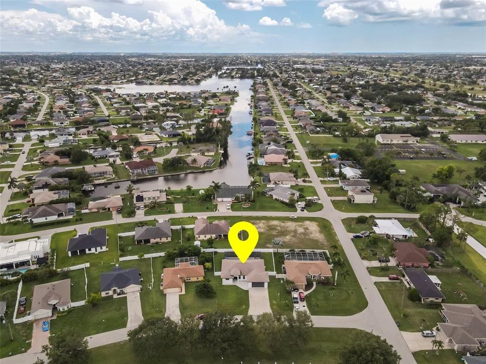 For Sale: $570,000 (4 beds, 3 baths, 1831 Square Feet)