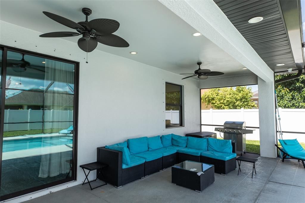 For Sale: $570,000 (4 beds, 3 baths, 1831 Square Feet)
