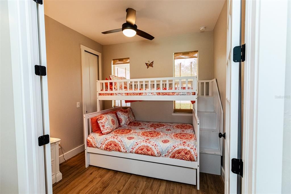For Sale: $570,000 (4 beds, 3 baths, 1831 Square Feet)