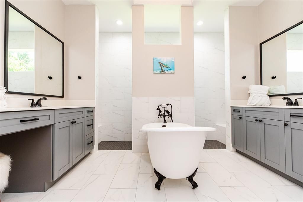 For Sale: $570,000 (4 beds, 3 baths, 1831 Square Feet)