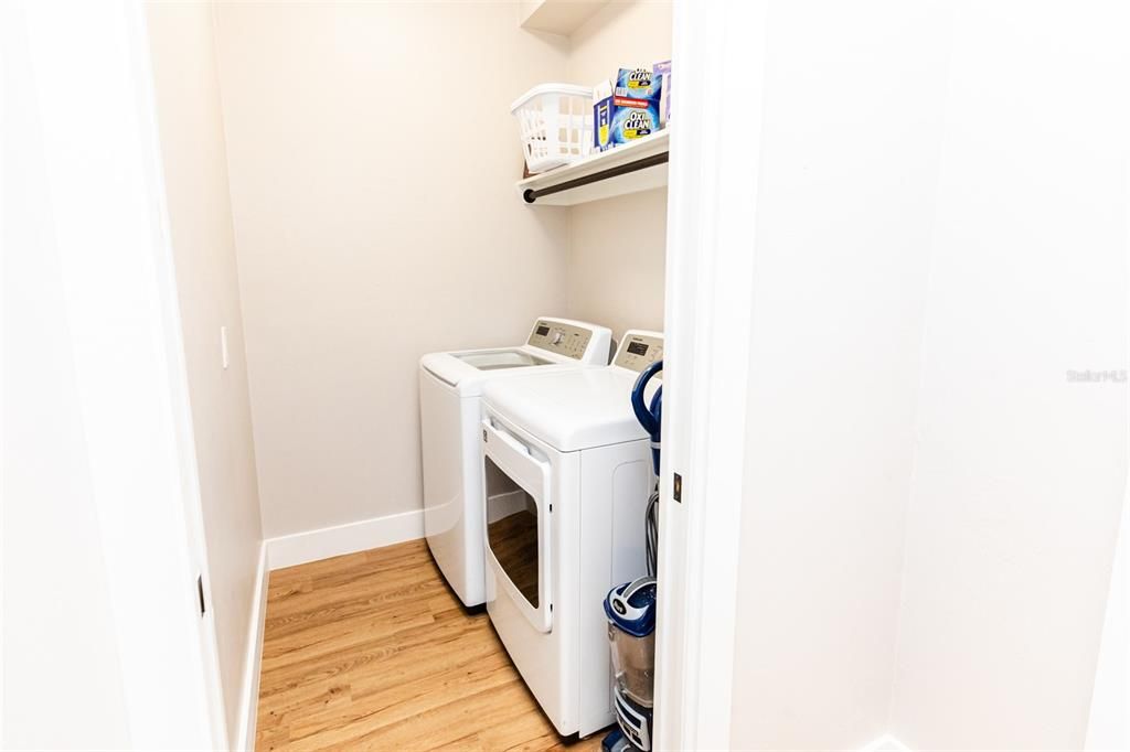 For Sale: $570,000 (4 beds, 3 baths, 1831 Square Feet)