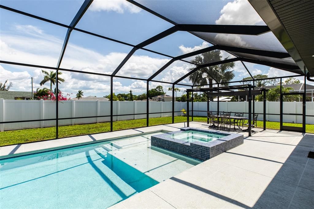 For Sale: $570,000 (4 beds, 3 baths, 1831 Square Feet)