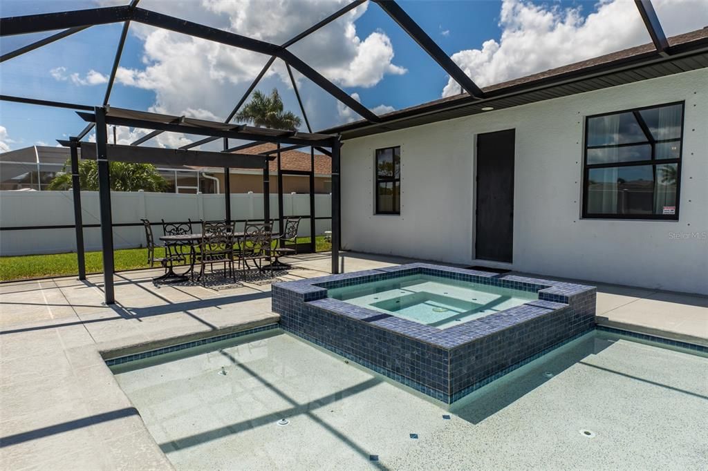 For Sale: $570,000 (4 beds, 3 baths, 1831 Square Feet)