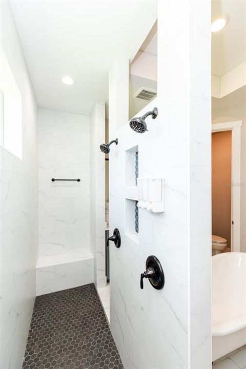 For Sale: $570,000 (4 beds, 3 baths, 1831 Square Feet)