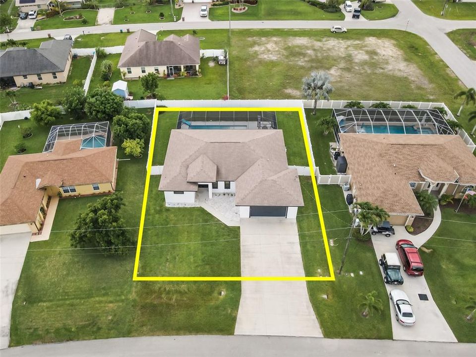 For Sale: $570,000 (4 beds, 3 baths, 1831 Square Feet)