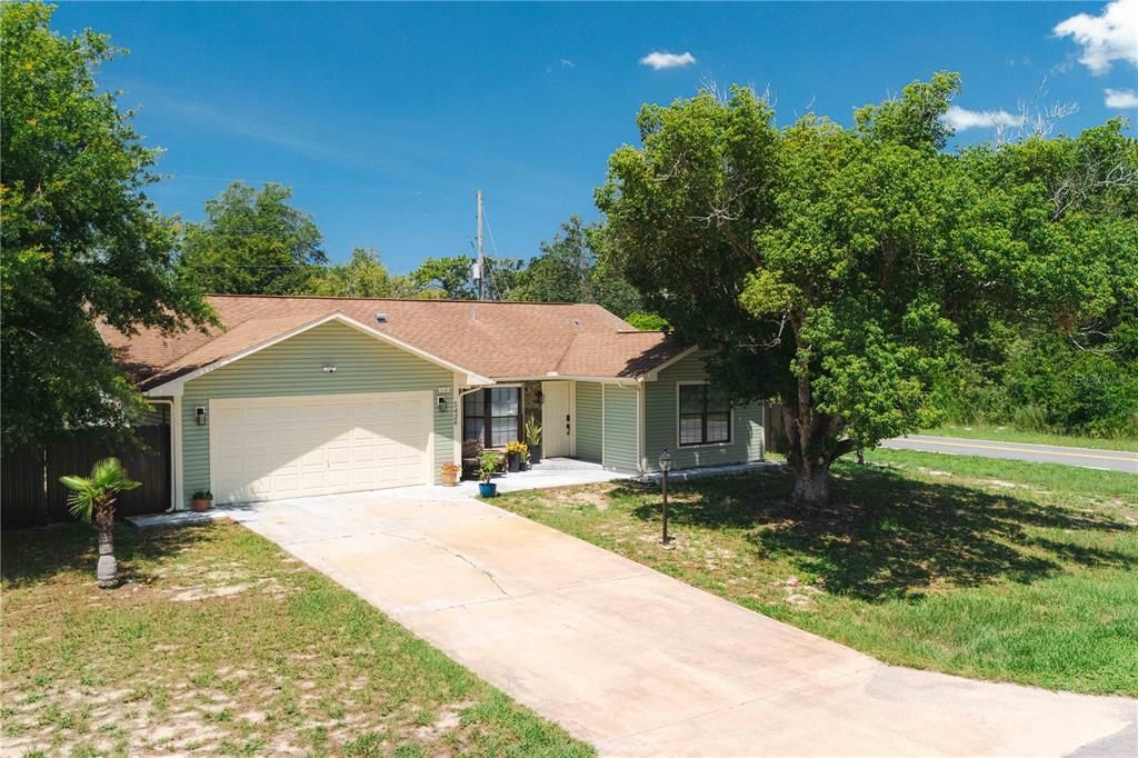 合同活跃: $295,000 (2 贝兹, 2 浴室, 1249 平方英尺)