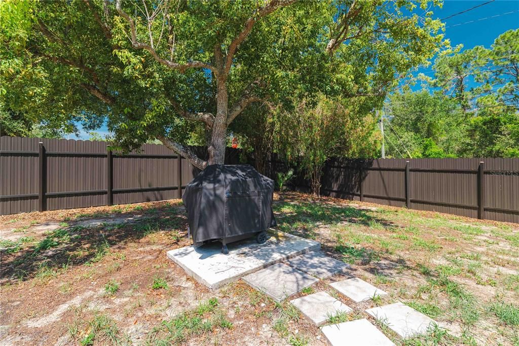 合同活跃: $295,000 (2 贝兹, 2 浴室, 1249 平方英尺)