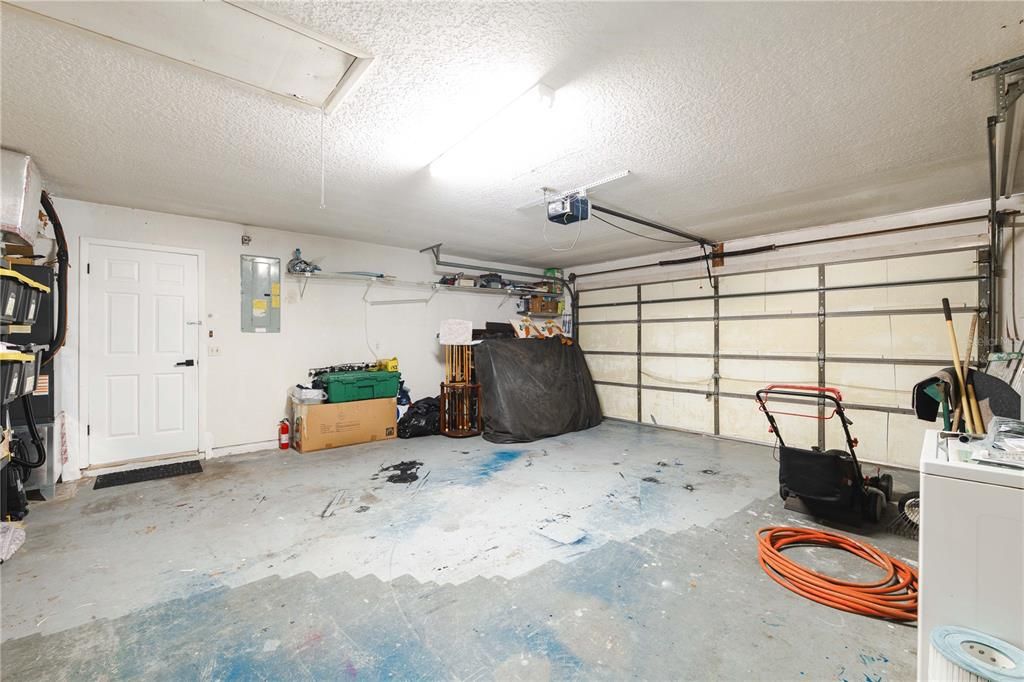 合同活跃: $295,000 (2 贝兹, 2 浴室, 1249 平方英尺)