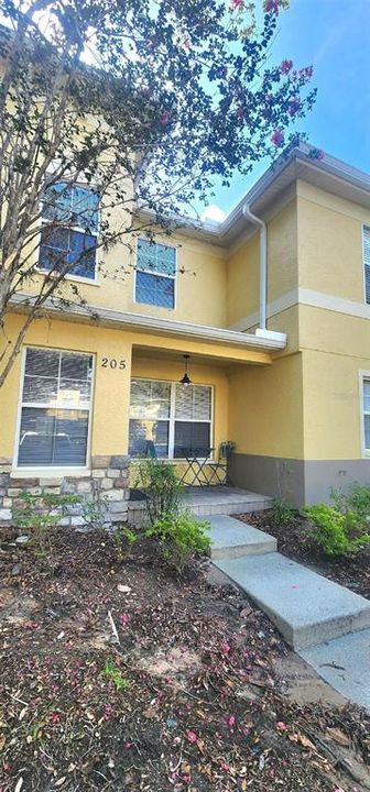 Recently Sold: $215,000 (2 beds, 2 baths, 1560 Square Feet)