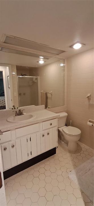 待售: $182,000 (2 贝兹, 2 浴室, 1280 平方英尺)