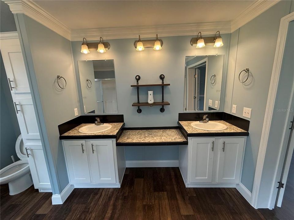 Active With Contract: $439,500 (3 beds, 2 baths, 1512 Square Feet)