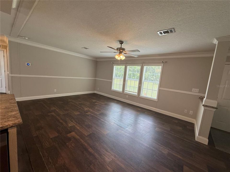 Active With Contract: $439,500 (3 beds, 2 baths, 1512 Square Feet)