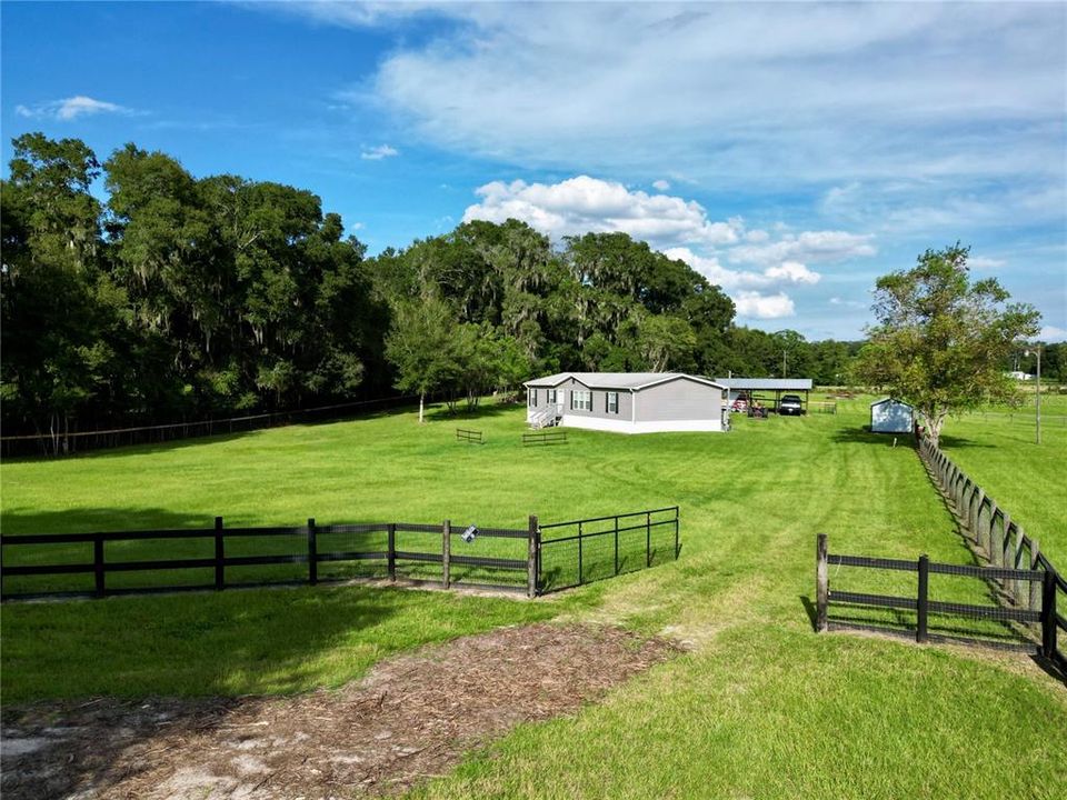 Active With Contract: $439,500 (3 beds, 2 baths, 1512 Square Feet)