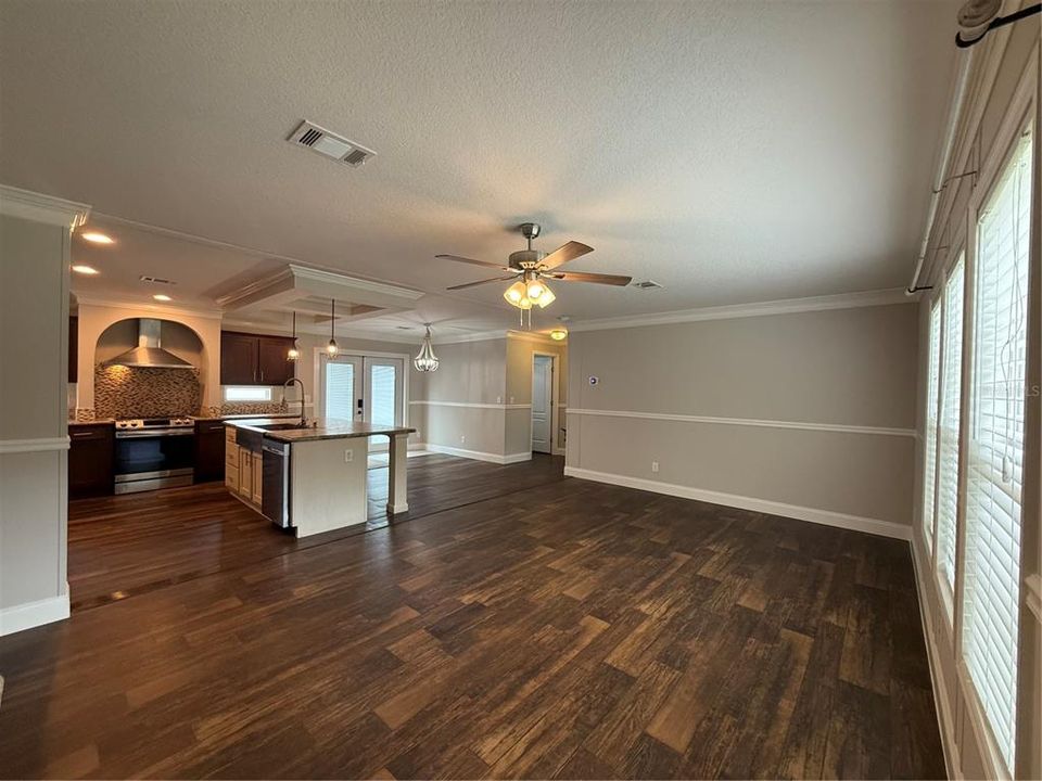 Active With Contract: $439,500 (3 beds, 2 baths, 1512 Square Feet)