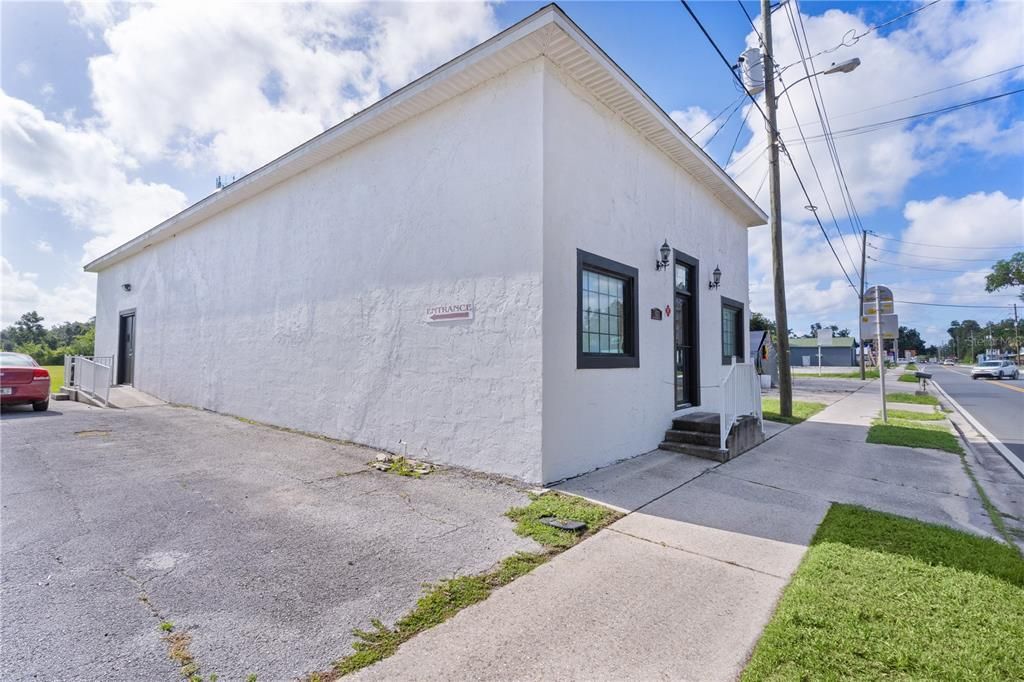 For Sale: $980,000 (0 beds, 0 baths, 1051 Square Feet)