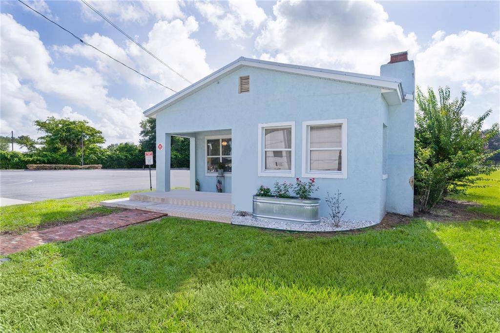 For Sale: $980,000 (0 beds, 0 baths, 1051 Square Feet)