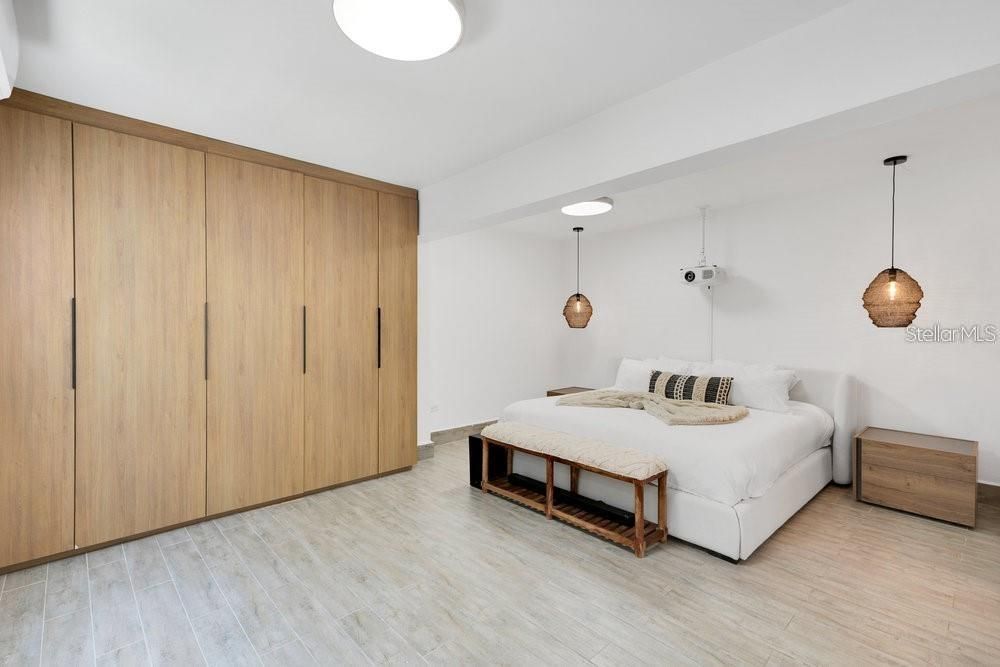 В аренду: $12,000 (4 спален, 2 ванн, 1800 Квадратных фут)