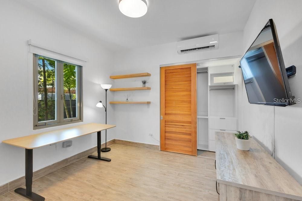 В аренду: $12,000 (4 спален, 2 ванн, 1800 Квадратных фут)