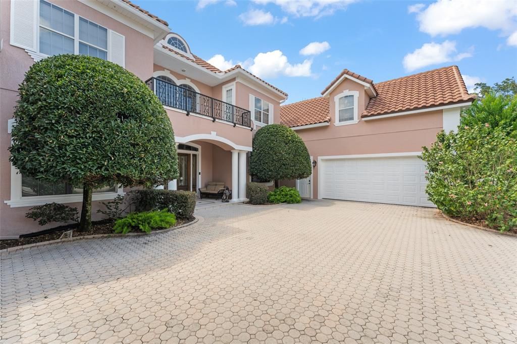 For Sale: $3,200,000 (8 beds, 7 baths, 7123 Square Feet)