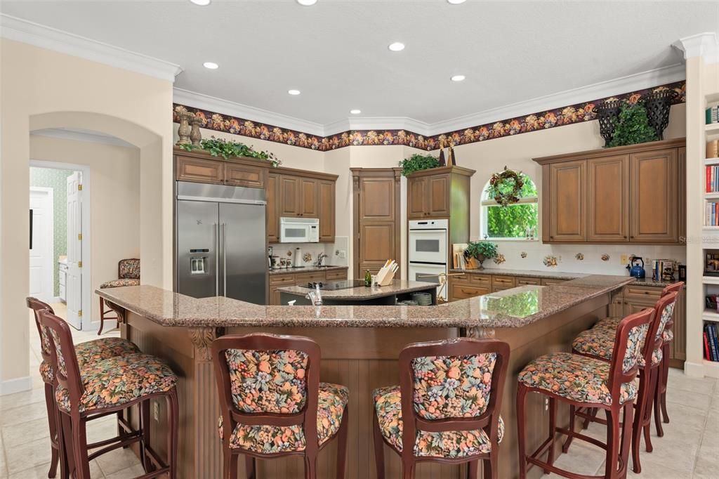 For Sale: $3,200,000 (8 beds, 7 baths, 7123 Square Feet)