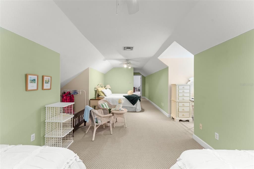 For Sale: $3,200,000 (8 beds, 7 baths, 7123 Square Feet)