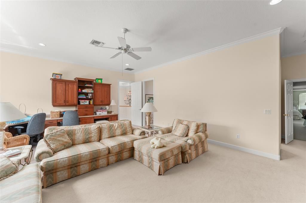 For Sale: $3,200,000 (8 beds, 7 baths, 7123 Square Feet)