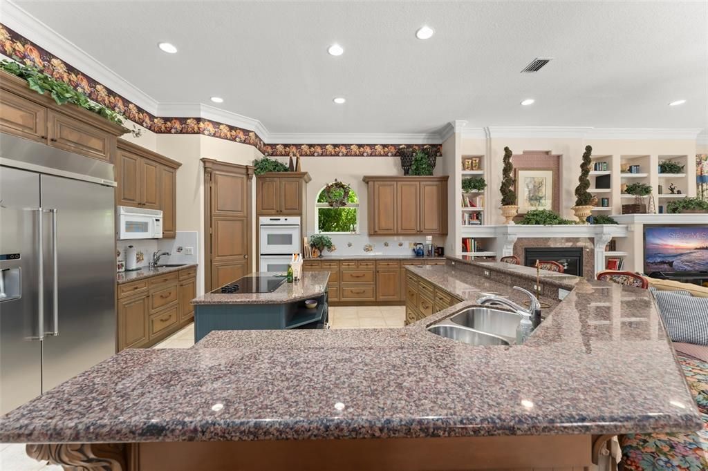 For Sale: $3,200,000 (8 beds, 7 baths, 7123 Square Feet)