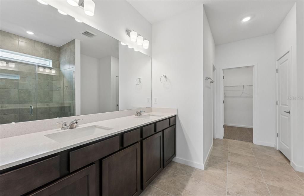 Activo con contrato: $375,460 (3 camas, 3 baños, 2262 Pies cuadrados)