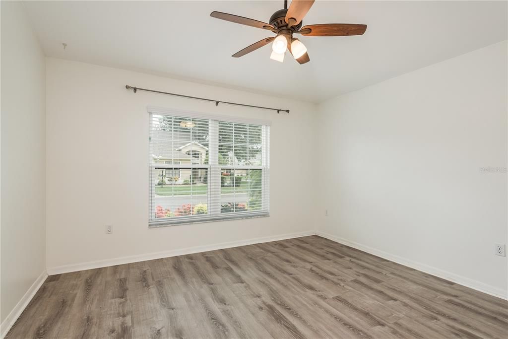 Под контрактом: $375,000 (2 спален, 2 ванн, 1642 Квадратных фут)