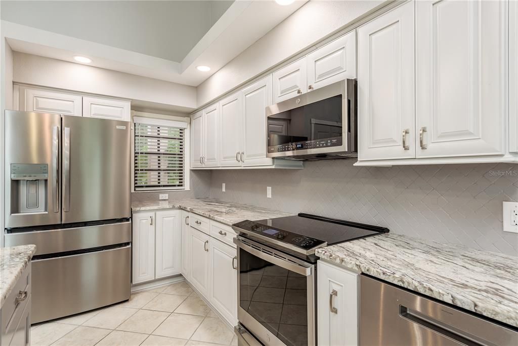 Под контрактом: $375,000 (2 спален, 2 ванн, 1642 Квадратных фут)