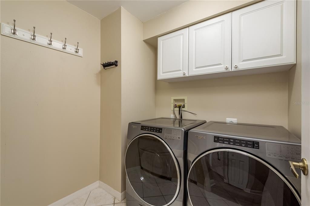 Под контрактом: $375,000 (2 спален, 2 ванн, 1642 Квадратных фут)