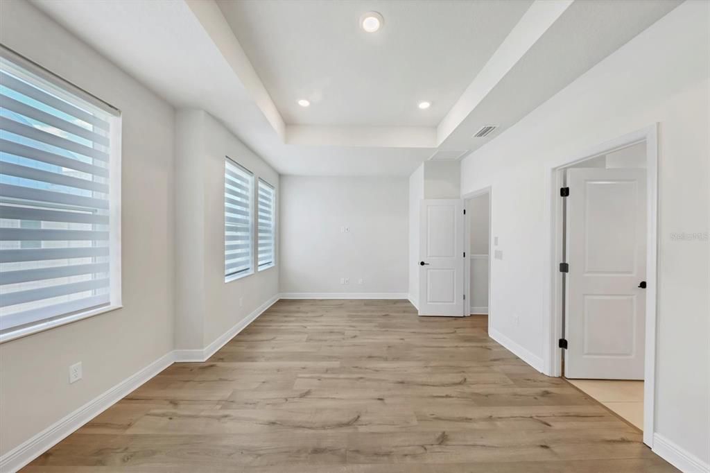 Active With Contract: $3,750 (3 beds, 3 baths, 2066 Square Feet)