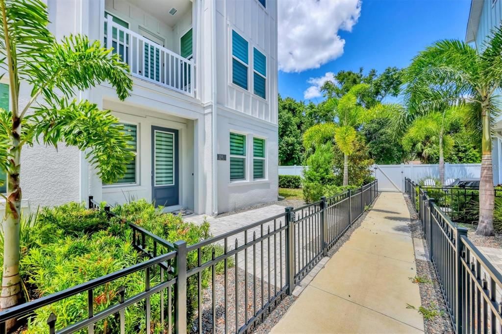 Active With Contract: $3,750 (3 beds, 3 baths, 2066 Square Feet)