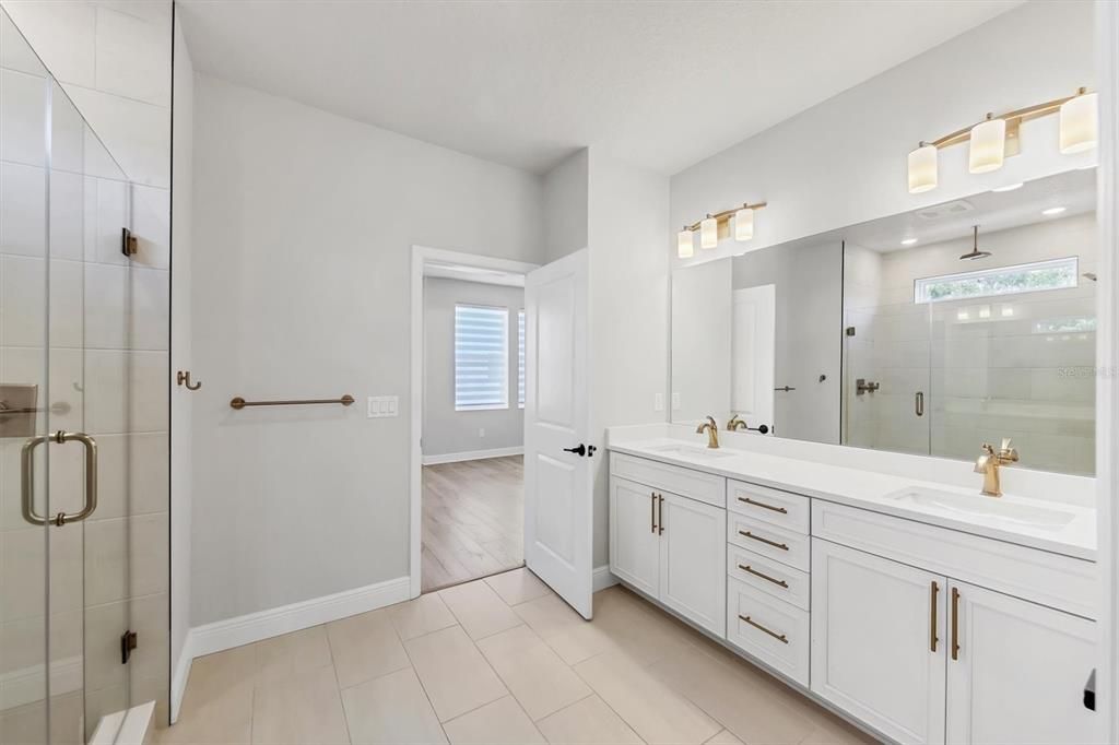 Active With Contract: $3,750 (3 beds, 3 baths, 2066 Square Feet)