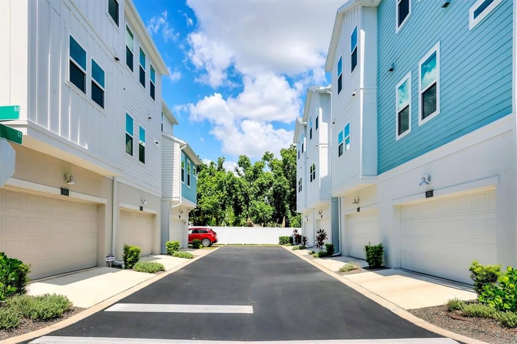Active With Contract: $3,750 (3 beds, 3 baths, 2066 Square Feet)